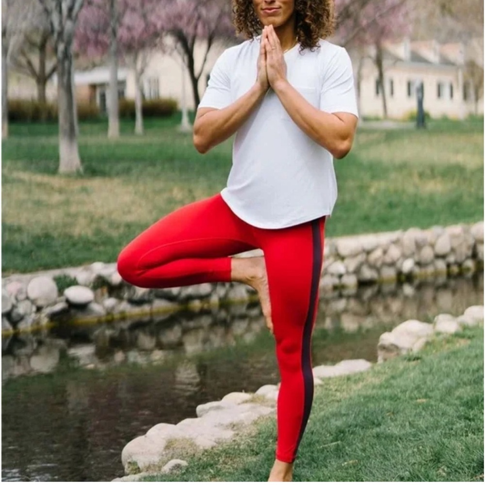 NWOT - Zyia | NWT Red Royalty Stripe Light n Tight Hi-Rise Legging 28"